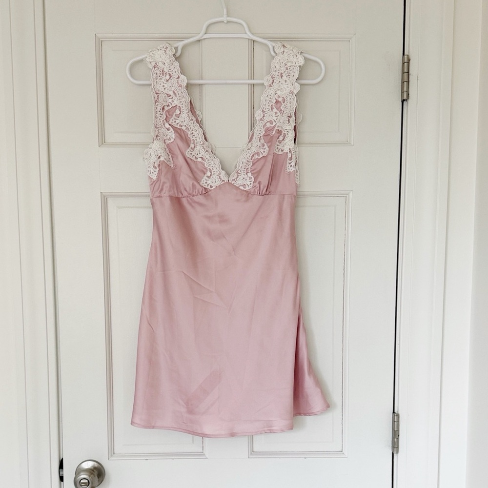 NWT LE LIS Ring Ring Mini dress size S pink ivory lace satin